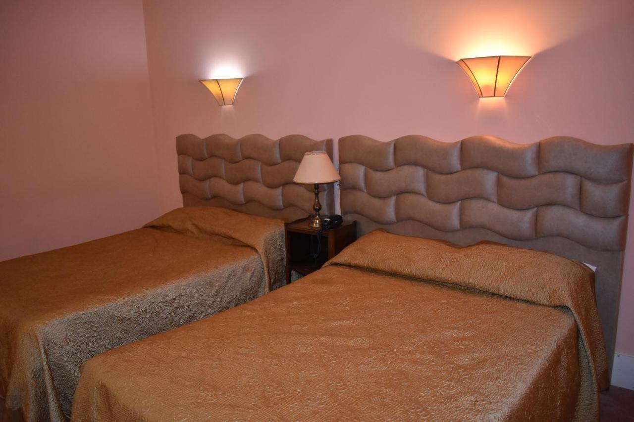 Hotel Le Sauvage Турню Екстериор снимка